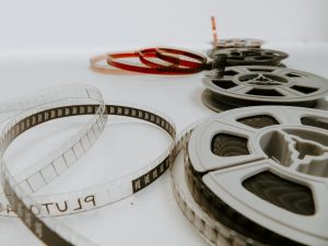 Σερ Τζον Μπούρμαν: Δεν έχει νόημα πλέον να αποκαλούμε τις ταινίες «φιλμ»